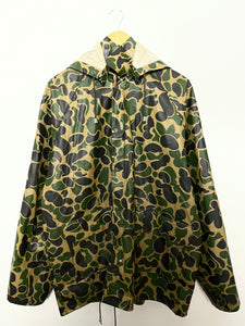 Vintage 1990s Duck Camouflage Zip Up Hooded Hunting Vinyl Raincoat Jacket (size adult XL)
