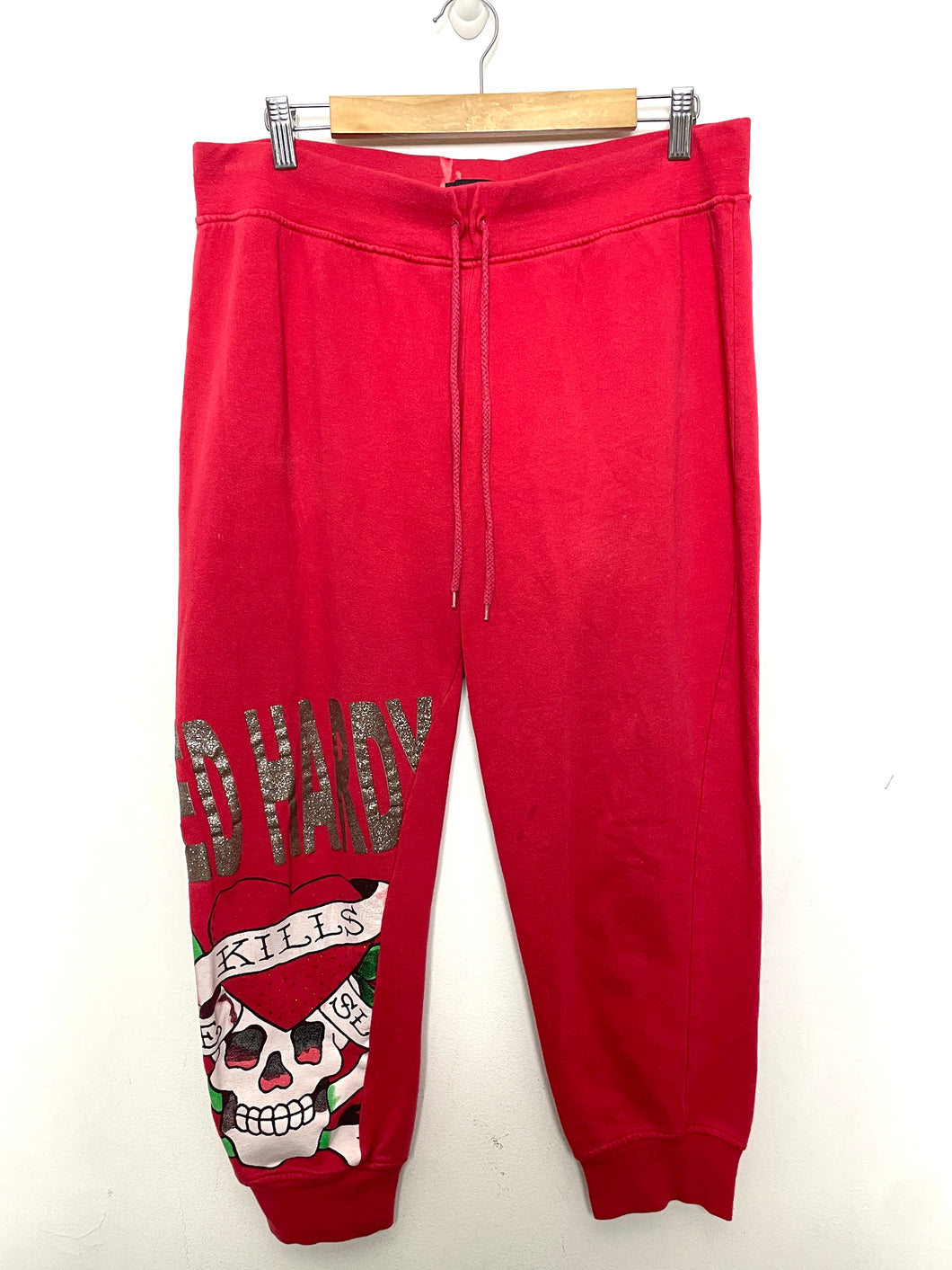 Vintage Y2K Ed Hardy Tattoo Rhinestone Heart Skull Graphic Red Capri Sweatpants (size 36 waist)