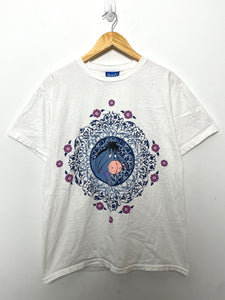 Vintage 1990s Disney Winnie the Pooh Eeyore Floral Print Graphic White Tee Shirt (size adult Medium)