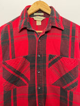 Vintage 1990s made in USA Plaid Flannel Button Up Long Sleeve Pocket Shirt (size adult Large)